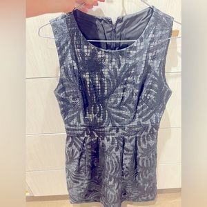 Stunning holiday dress, size 6